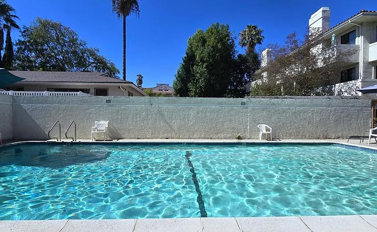 235 S Holliston Ave #113 — Photo 25