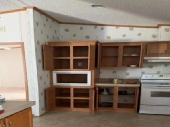 8466 Woodlands Trl, Greenwood, LA 71033