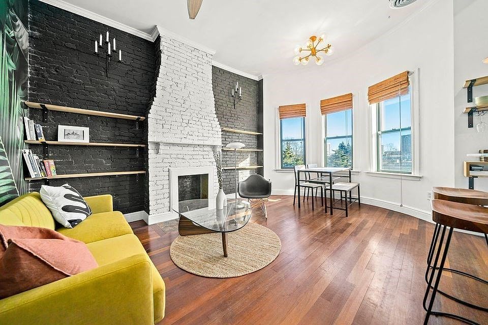 1st image of 195 Cambridge St #3