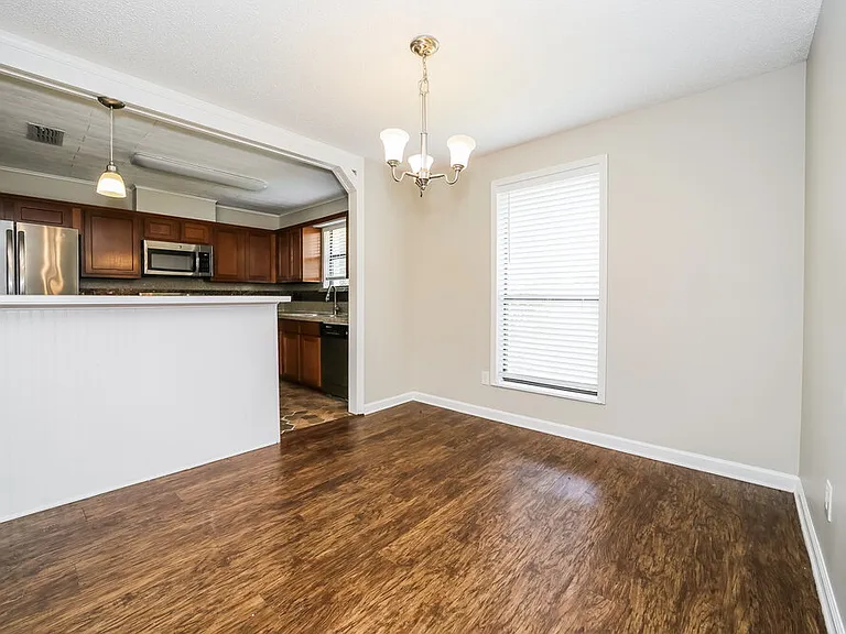 3167 Laurel Grv S — Photo 6