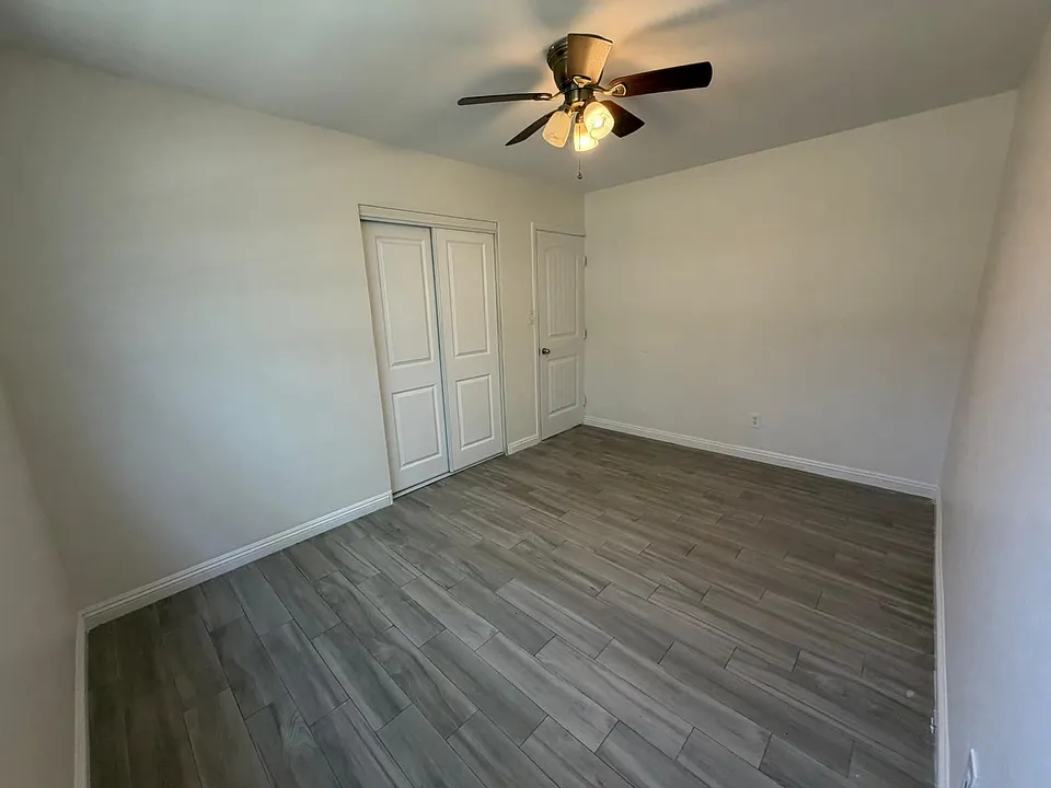 4253 1/2 Altadena Ave