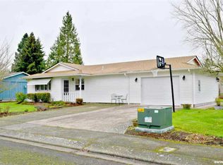 655 S 14th St, Lebanon, OR 97355