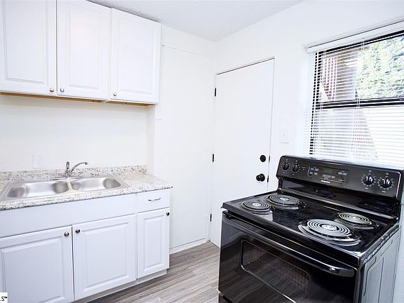 5th image of 116 Morningside Dr #B