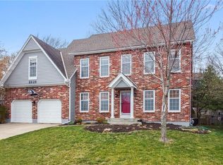 8628 Greenwood Ln, Lenexa, KS 66215