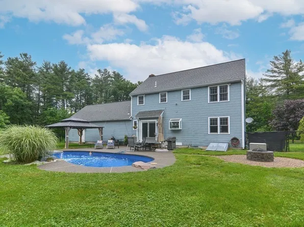 5 Post Rd, Foxboro, MA 02035
