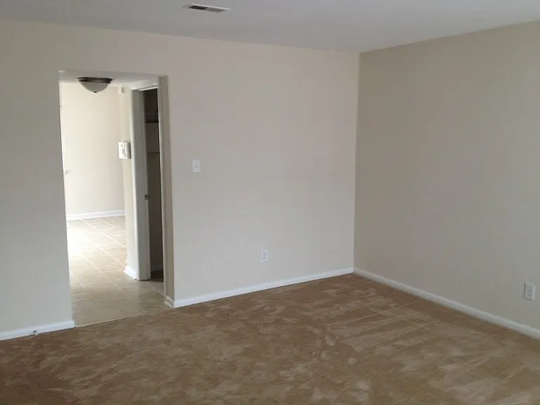2925 Theodorus Ct — Photo 2