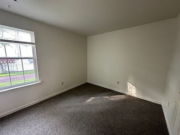 3rd image of 420 N 2nd St APT D