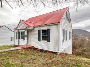 1107 Wolf St, Narrows, VA 24124