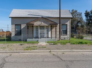 9084 O St, Firebaugh, CA 93622