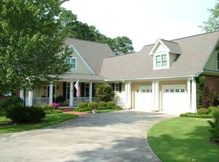 1215 Signal Point Rd, Guntersville, AL 35976