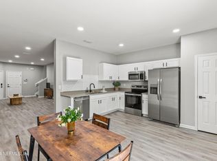 6836 Misty View Dr, Jacksonville, FL 32210