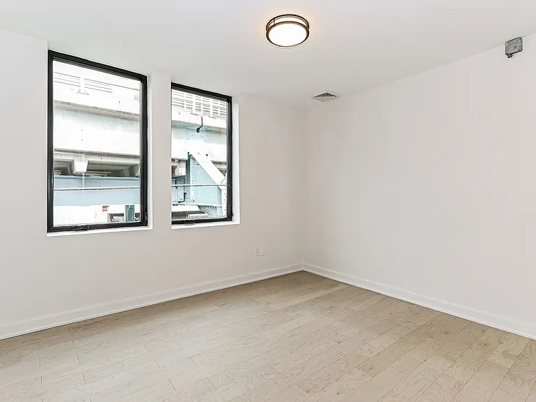 Welcome to Emerald Fox Lofts — Photo 14