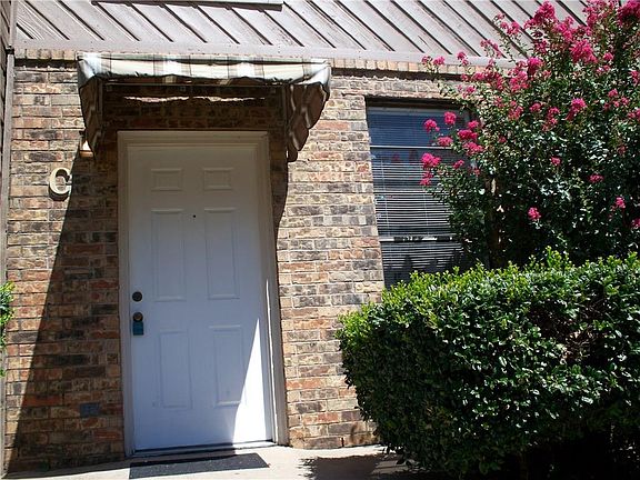 2nd image of 3737 Bonnie Dr APT C