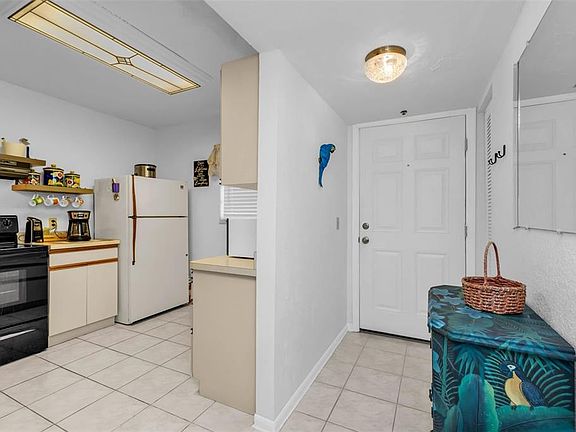 2nd image of 175 KINGS HIGHWAY #626
