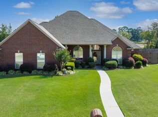 1018 Brown Dr, Wake Village, TX 75501