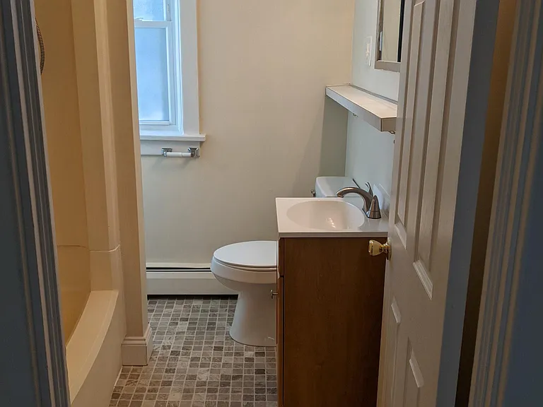 2419 Walnut St #2 — Photo 13