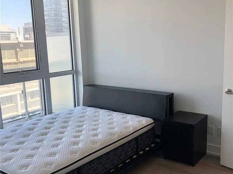 7 Grenville St #2507 — Photo 8