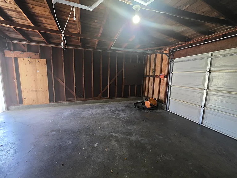 3360 Los Prados St — Photo 19
