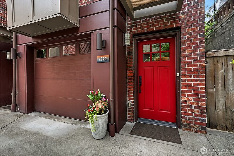 2nd image of 427 13th Avenue E #C