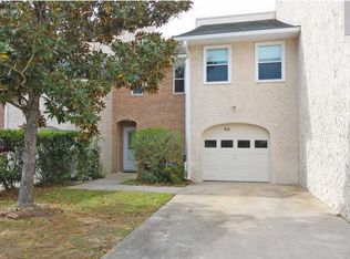 32 Meander Row, Charleston, SC 29412