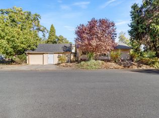 320 SW Bridge St, Grants Pass, OR 97526