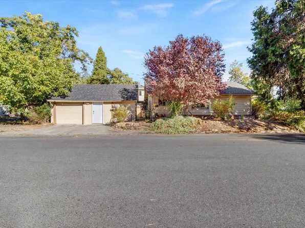 320 SW Bridge St, Grants Pass, OR 97526