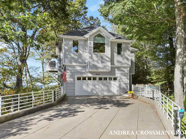 9565 Whispering Sands Dr, West Olive, MI 49460