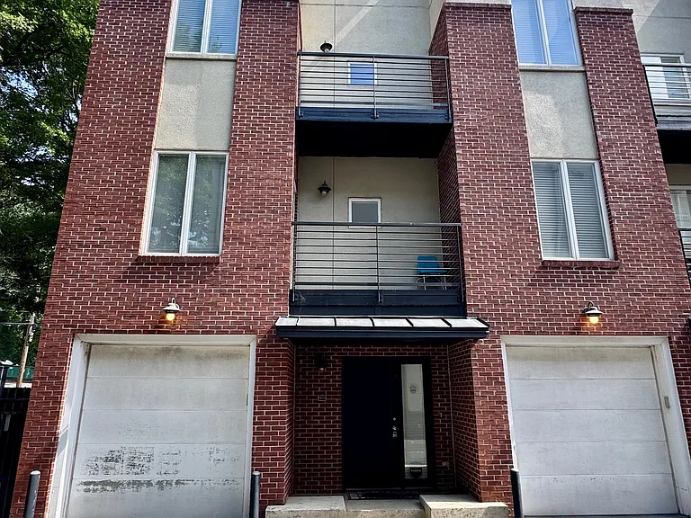 401 10th St NW #D211 — Photo 2