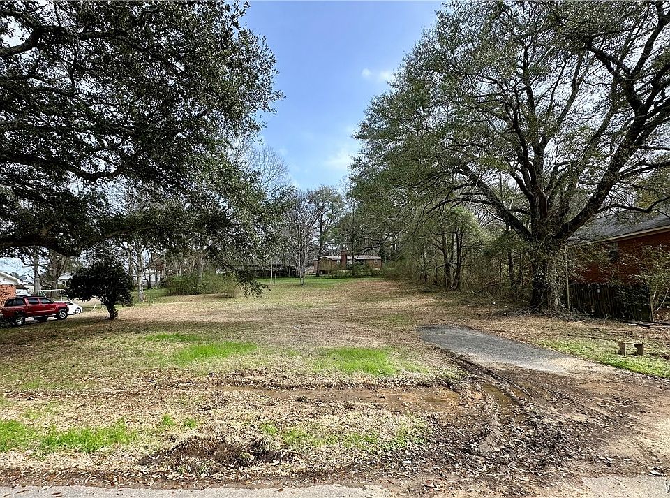 1st image of 2803 43rd Ave