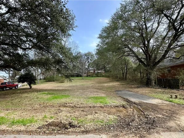 2803 43rd Ave, Northport, AL 35476