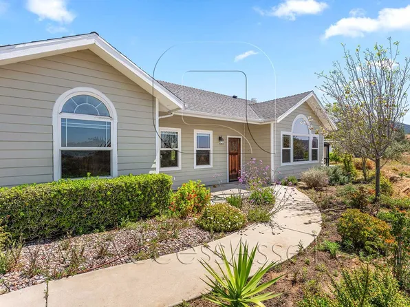 8729 Clearwater Rd, Fallbrook, CA 92028
