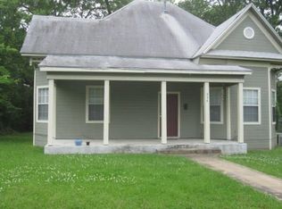 934 4th St SW, Paris, TX 75460