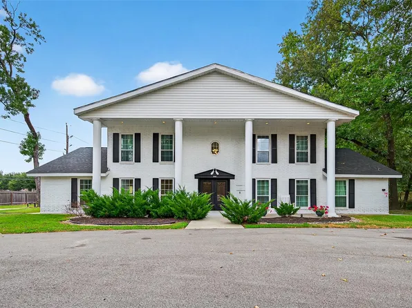 29902 E Hawthorne Dr, Spring, TX 77386