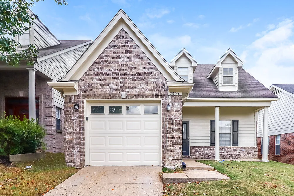3 bed, 3.0 bath, 1528 sqft, $2,570 — Photo 1