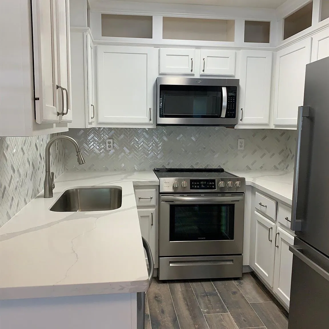 3 bed, 2.0 bath, 1096 sqft, $1,650 — Photo 2