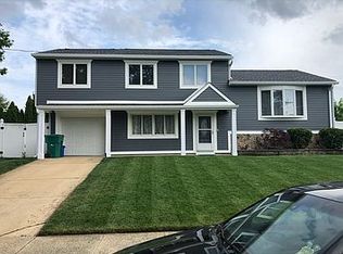 3 Carlton Ave, Monroe Township, NJ 08831