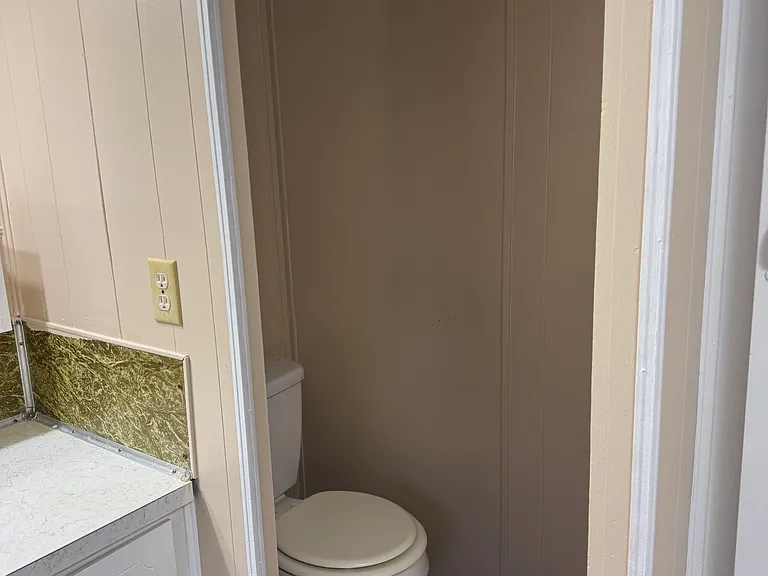 1506 Maple St — Photo 9