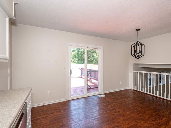 3rd image of 3920 Carrington Way