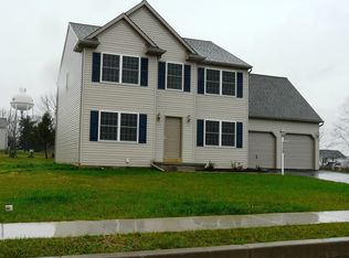 1712 Fountain Rock Dr, Dover, PA
