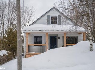 60 McKenzie St, Orillia, ON L3V6A4