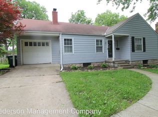 5221 Linden St, Roeland Park, KS 66205