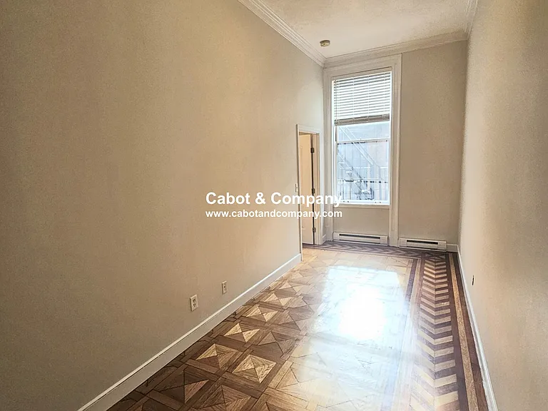 185 Beacon St #2R — Photo 6