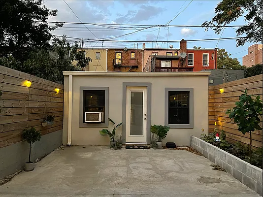 Rented by Compass | media 53