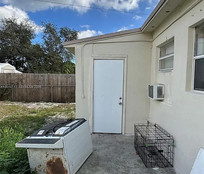 1701 NW 13th St — Photo 14