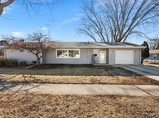 309 W School St, Plano, IL 60545