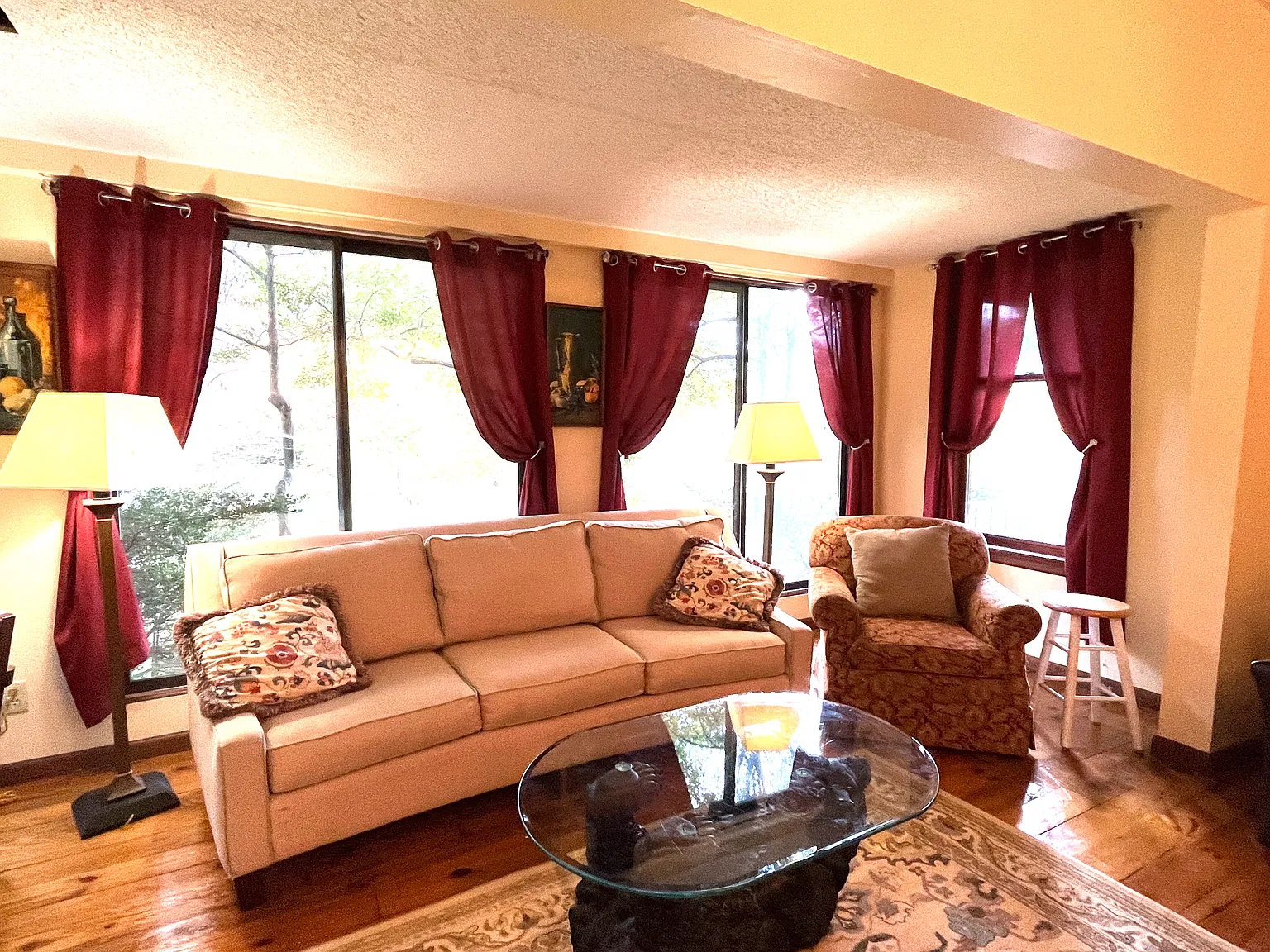 6 bed, 3980 sqft, $4,299 — Photo 4