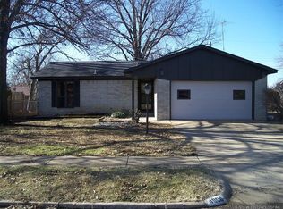 4906 Barr Dr, Sand Springs, OK 74063