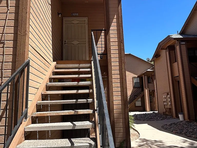1698 W Wood Bridge Ct — Photo 1