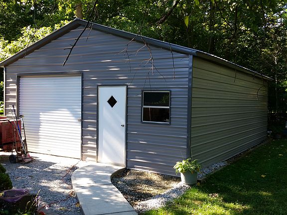 3rd image of 15 Oak Dr