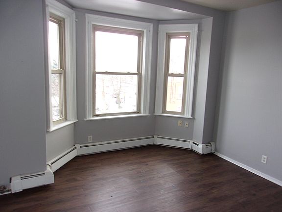 4th image of 425 Porter Ave APT 302